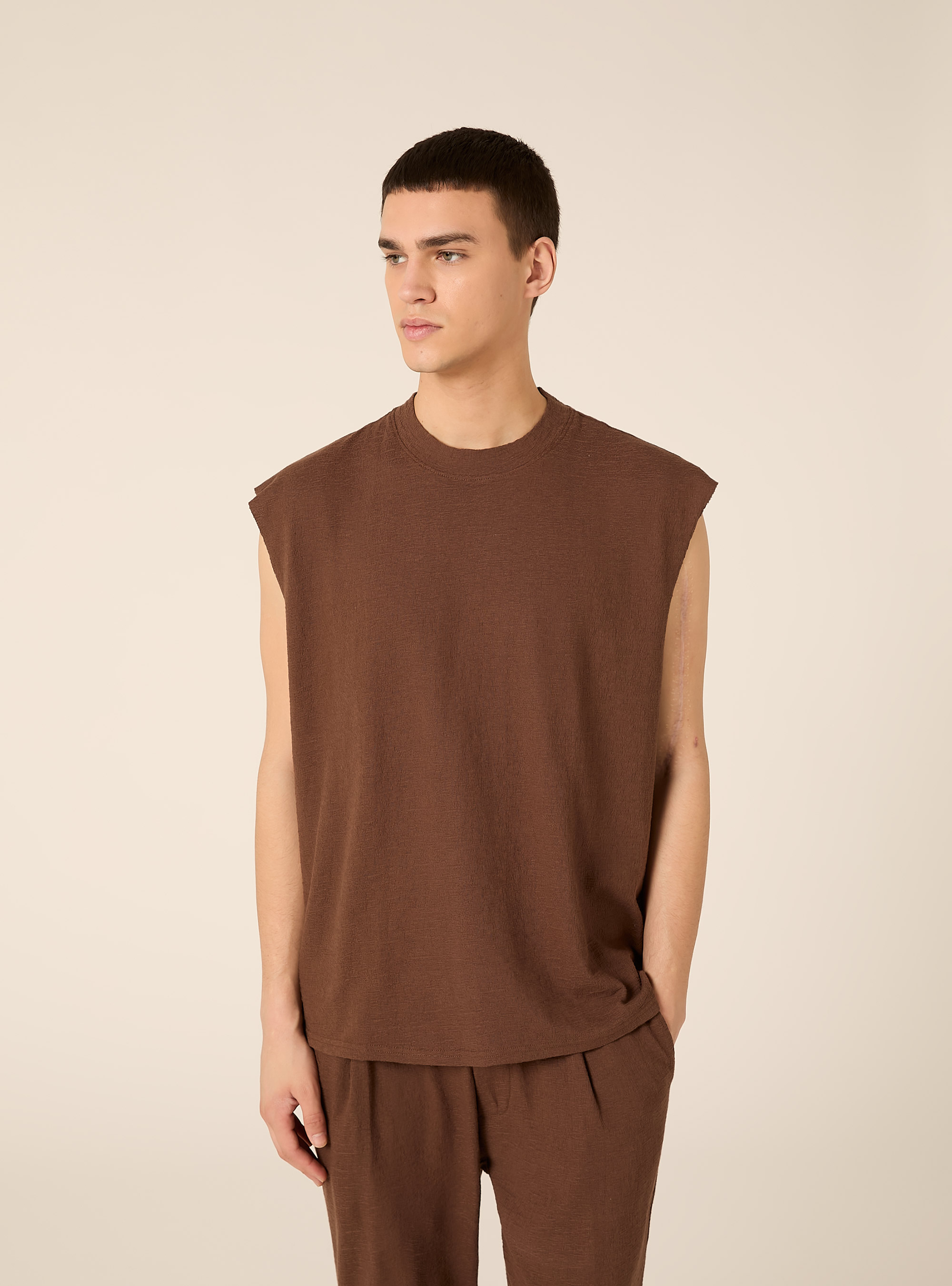 D&eacute;bardeur textur&eacute; &agrave; coupe carr&eacute;e, BR1 BROWN DARK