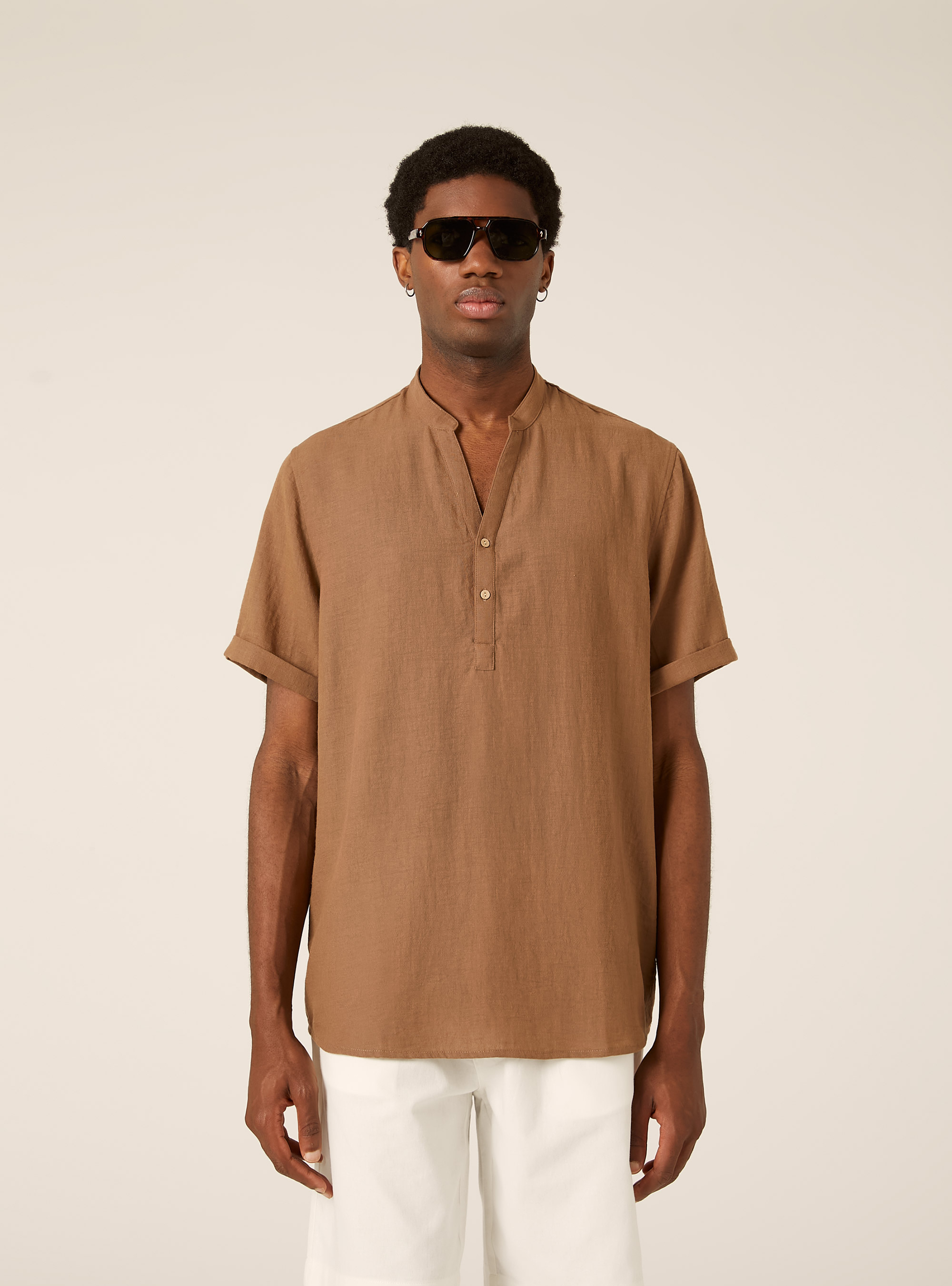Camisa con cuello coreano, BR2 BROWN MEDIUM