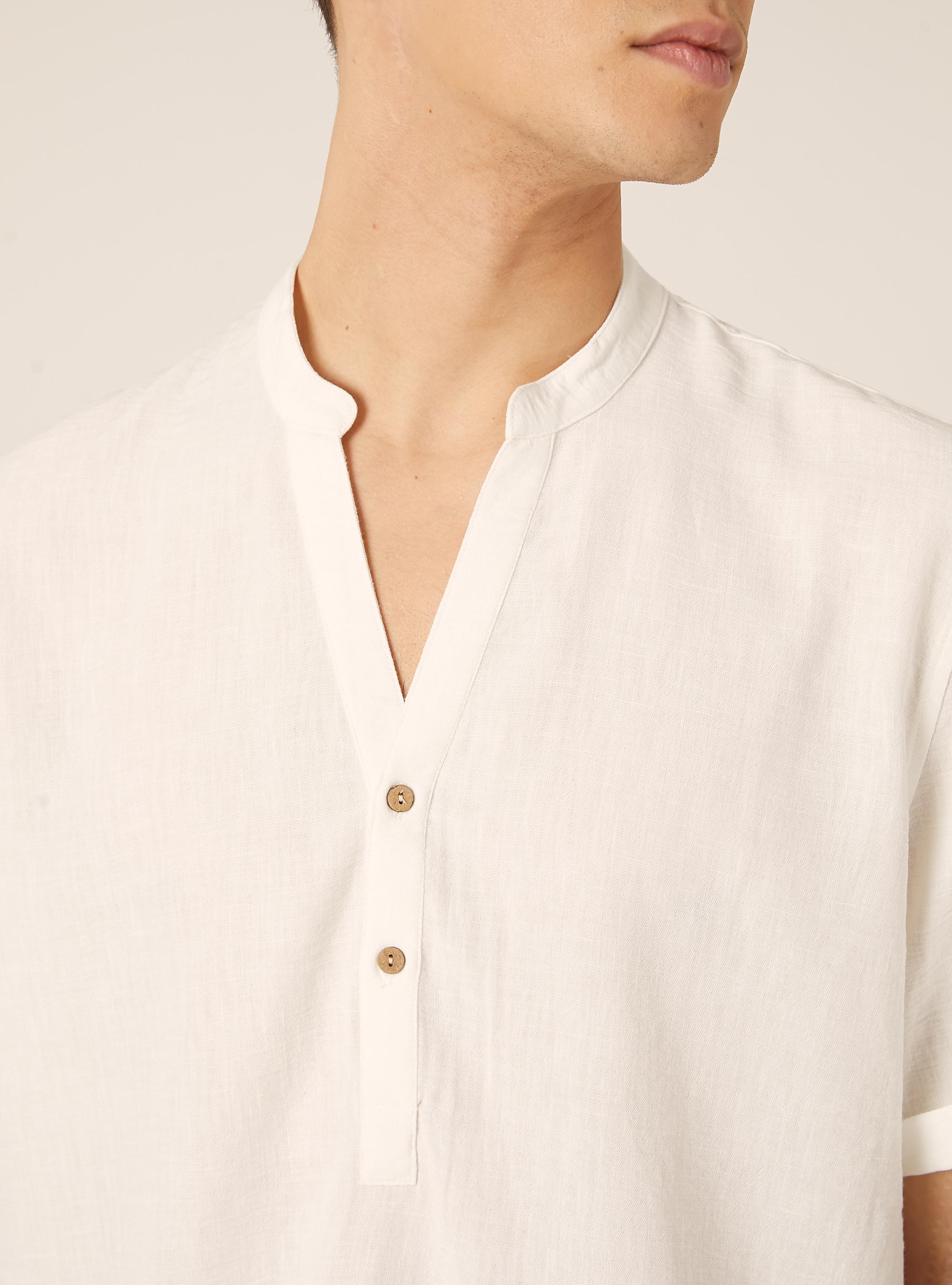 Camisa con cuello coreano, WH2 WHITE