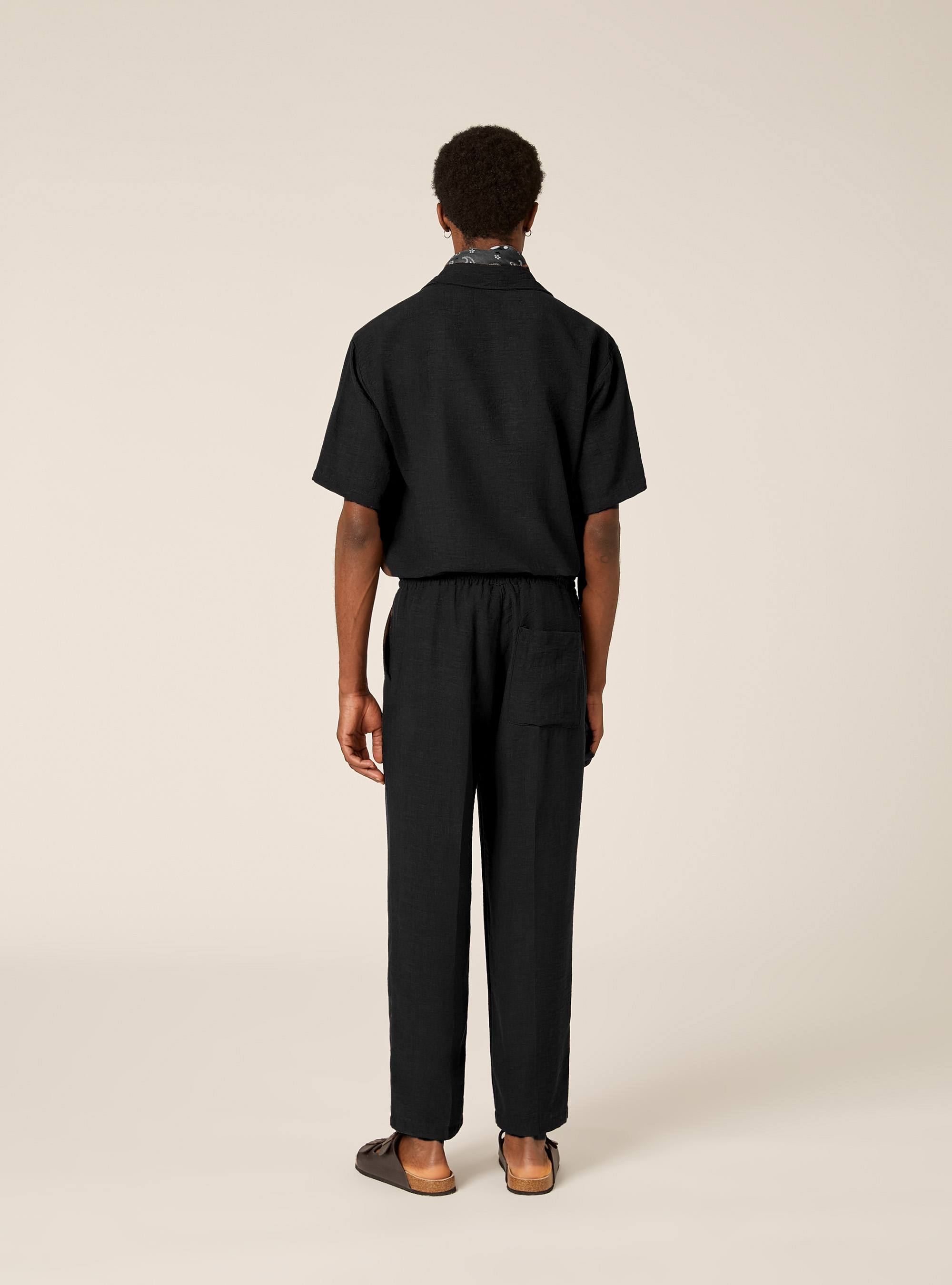 Gerade geschnittene Hose aus Flammgarn-Gewebe, BK1 BLACK
