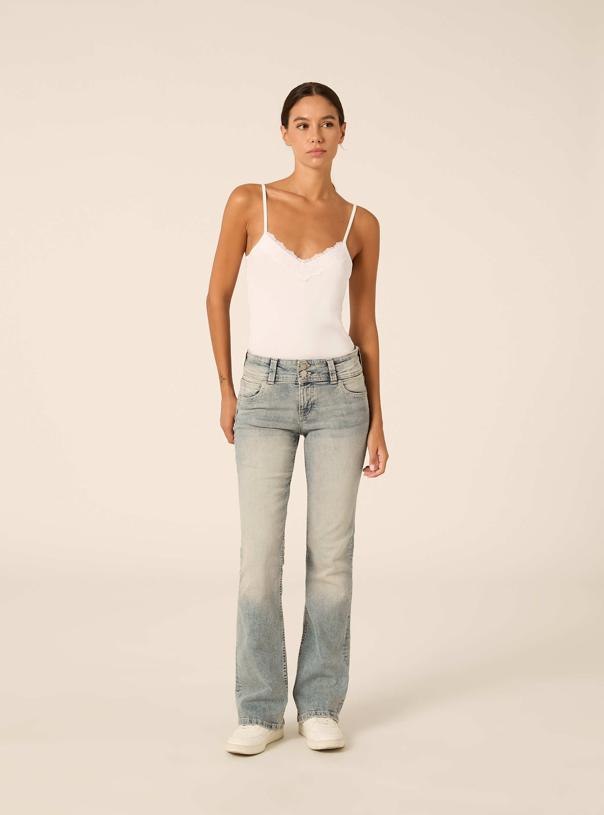 Low rise bootcut jeans with flap pockets, D202 AZZURRE LIGHT OVERDYE