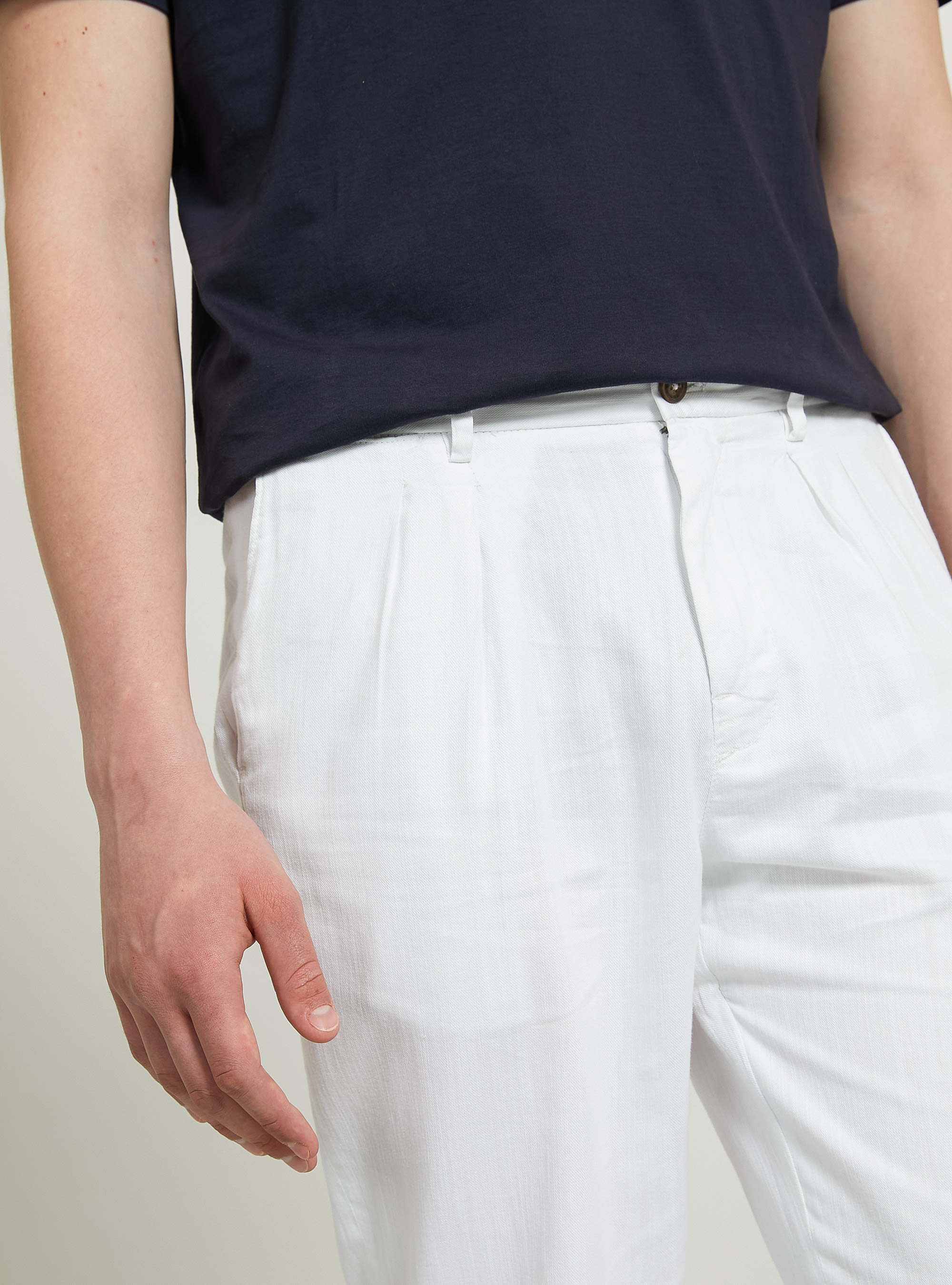 Pantalon chino en lin m&eacute;lang&eacute; avec pinces, WH2 WHITE