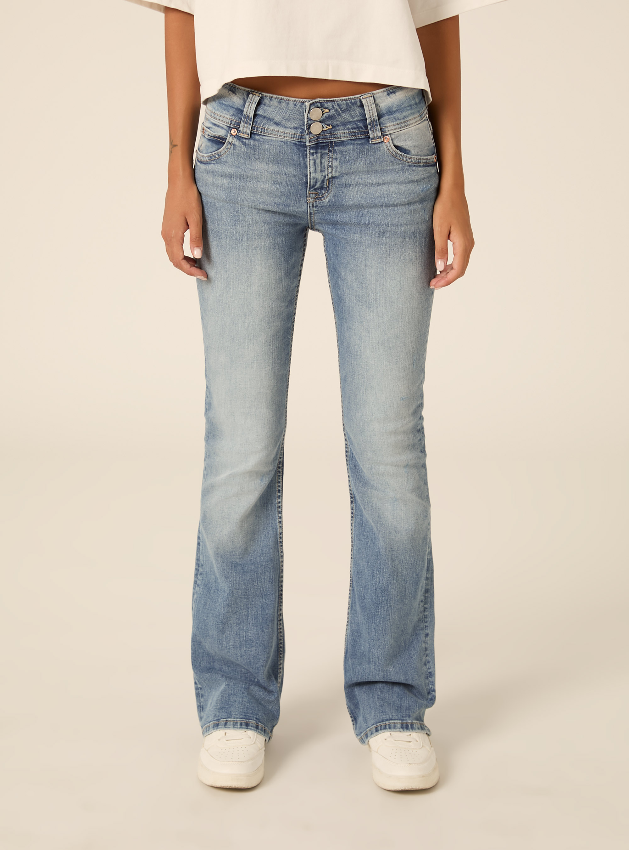 Low rise bootcut jeans mit pattentaschen, D006 AZURE