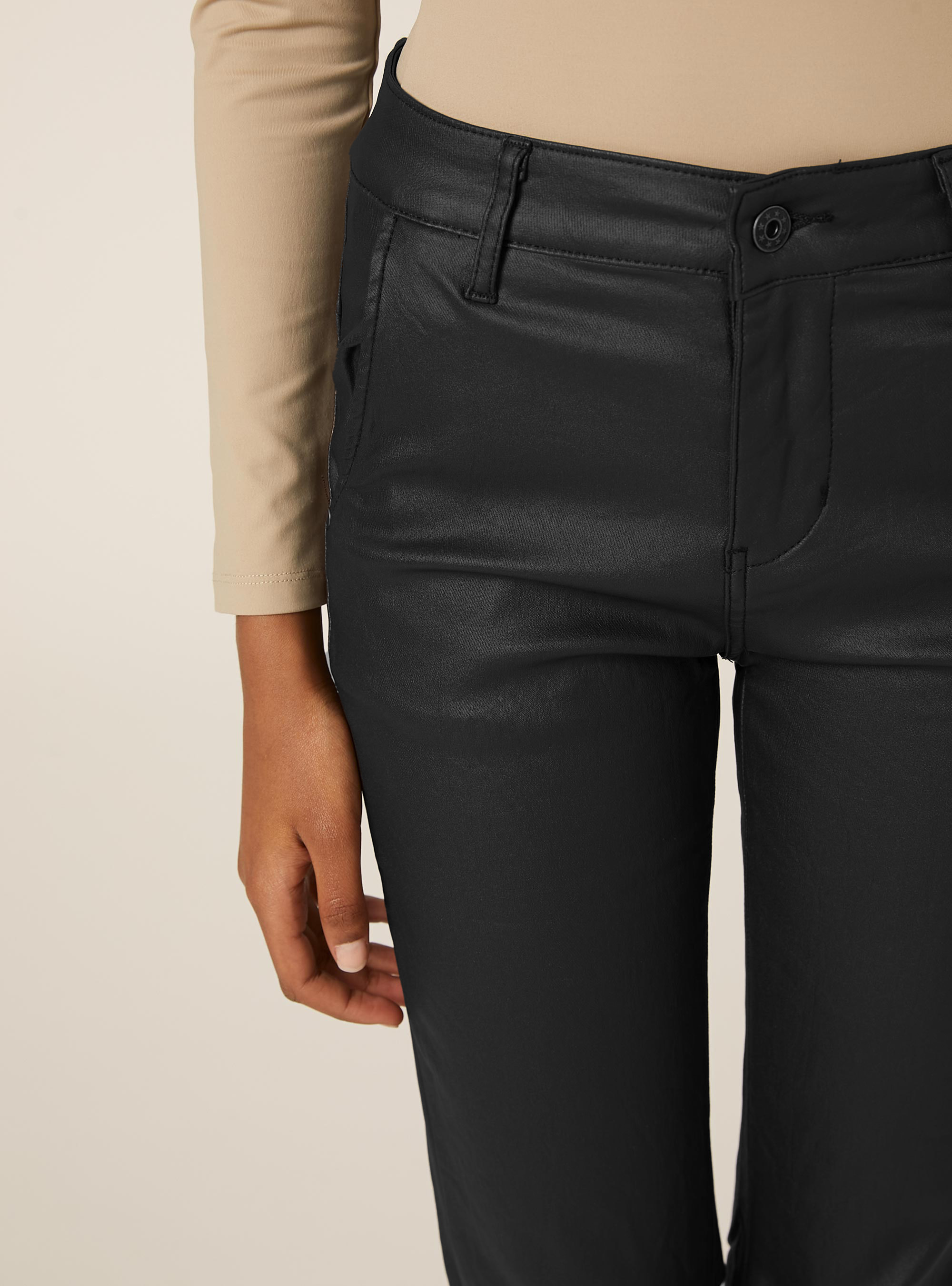 Pantalon &eacute;vas&eacute; effet cuir, BK1 BLACK