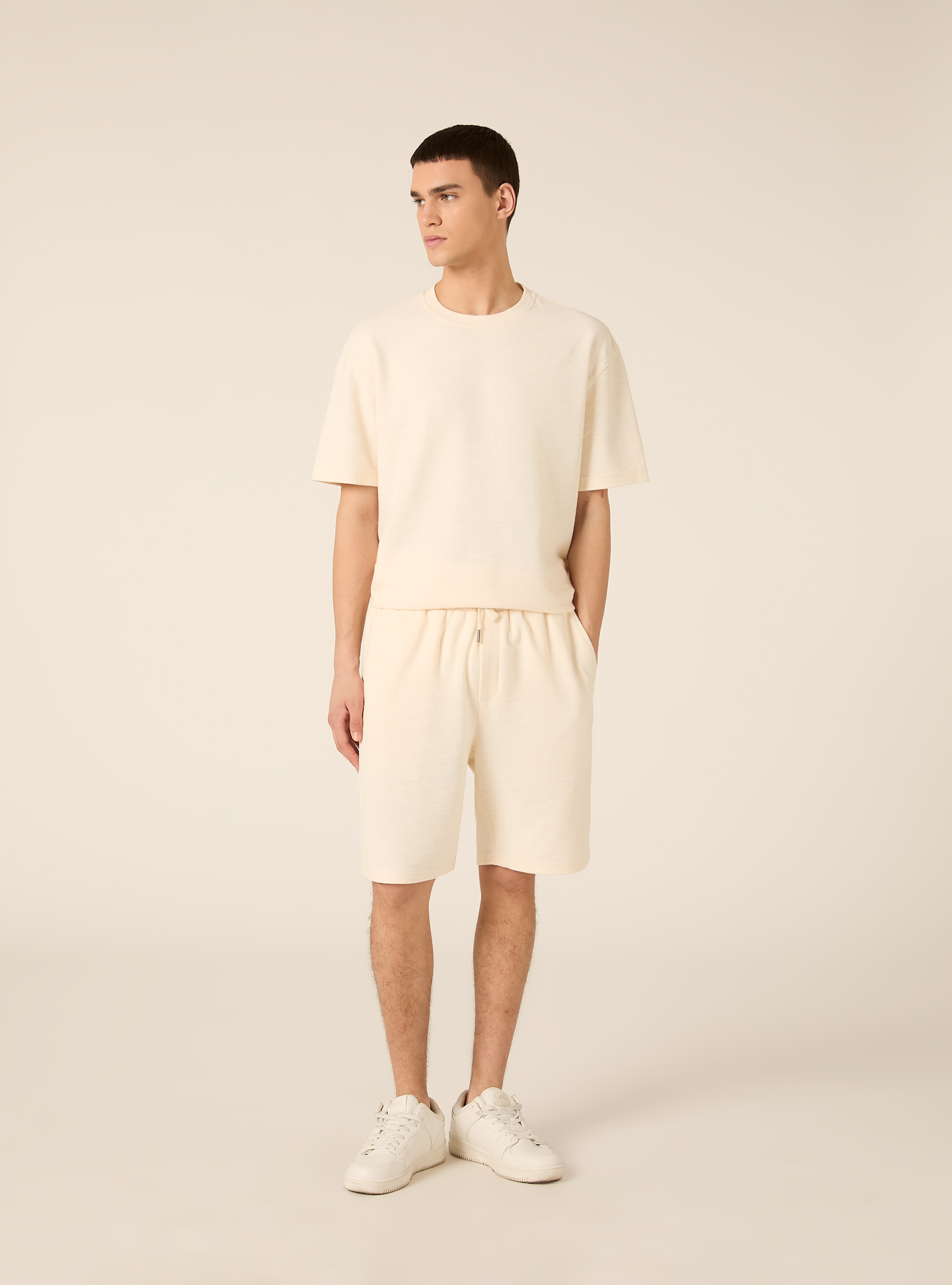 Textured cotton Bermuda shorts, WH2 WHITE
