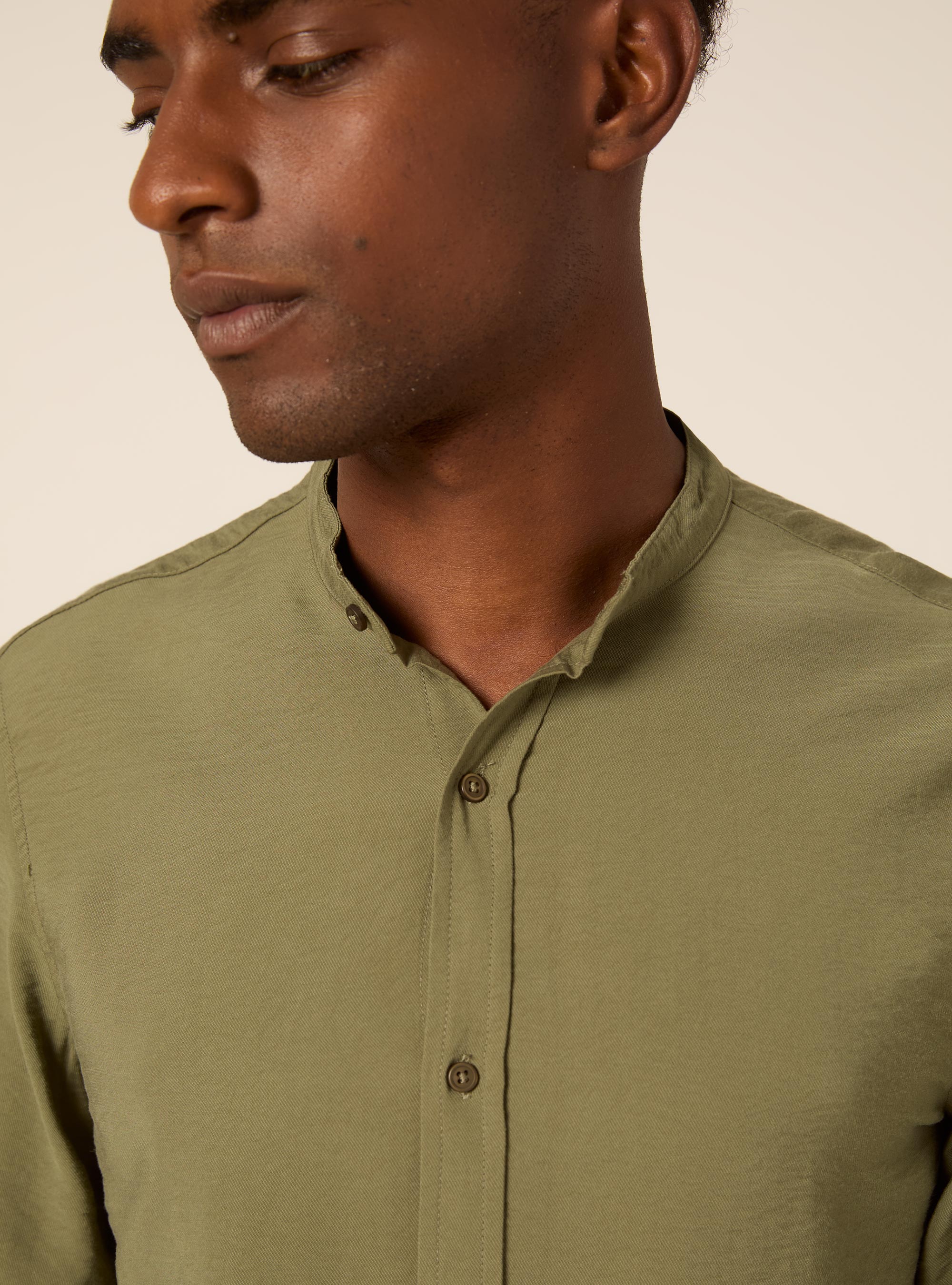 Camisa Regular Fit con Cuello Mao, KY2 KAKY MEDIUM