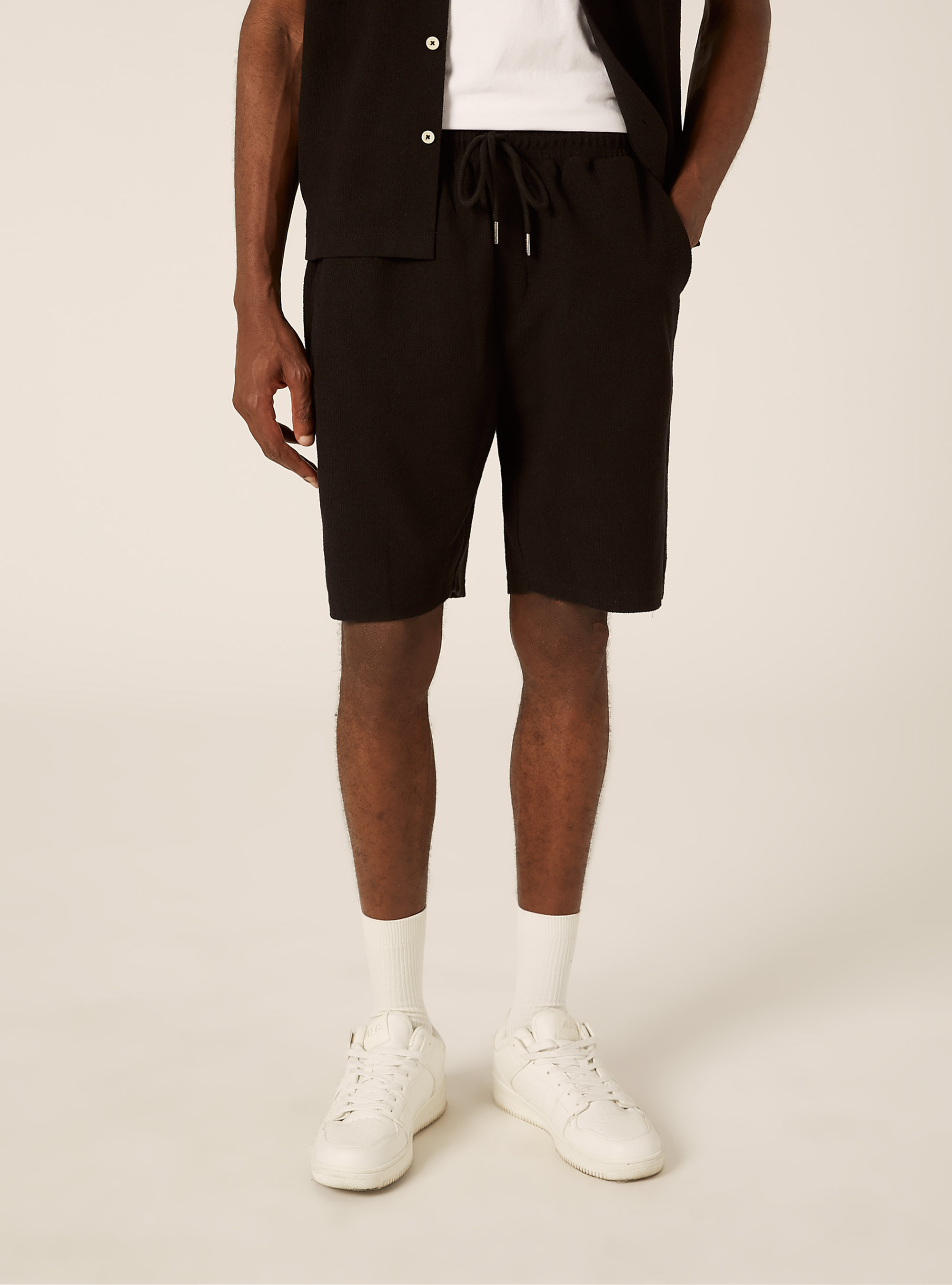 Strukturierte Baumwoll-Bermudas, BK1 BLACK