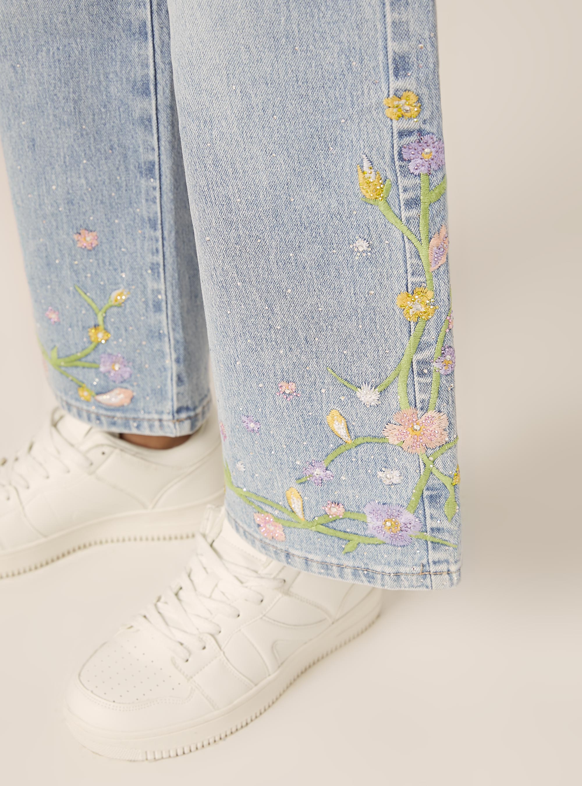 Jeans straight fit corto con ricami, D006 AZURE