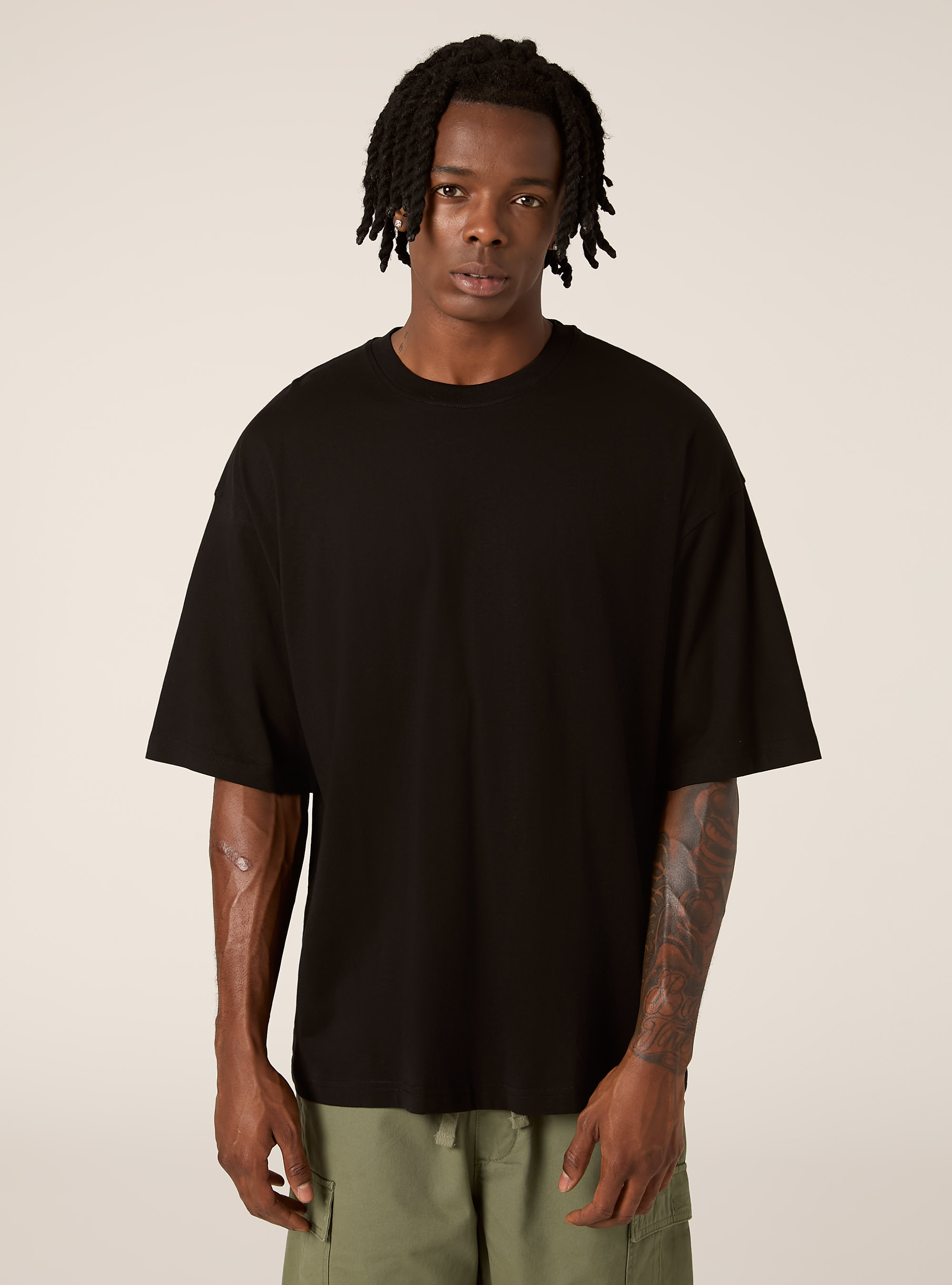 Tee-shirt &agrave; la coupe large, BK1 BLACK
