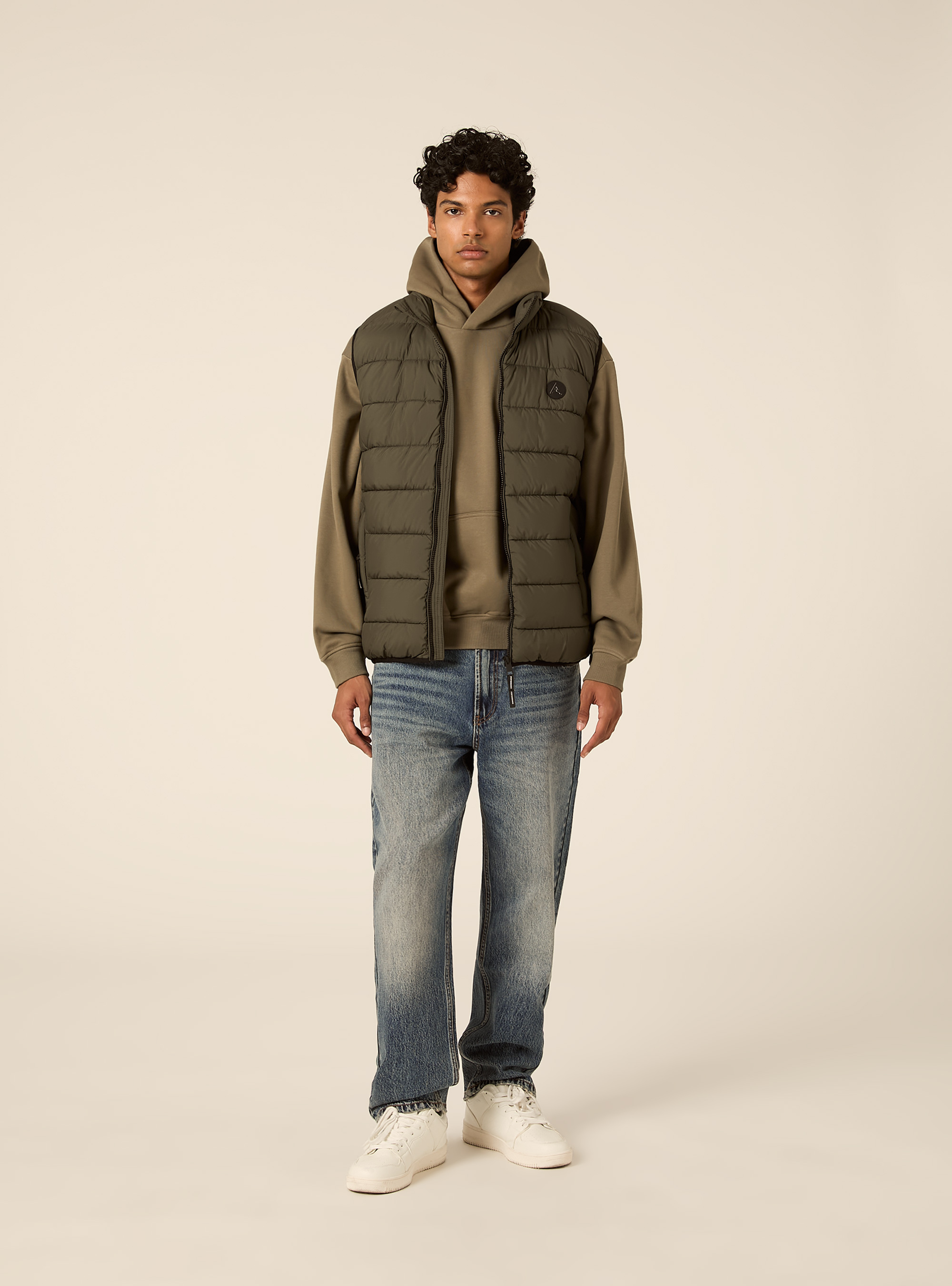 Basic solid padded gilet with patch, KY1 KAKY DARK