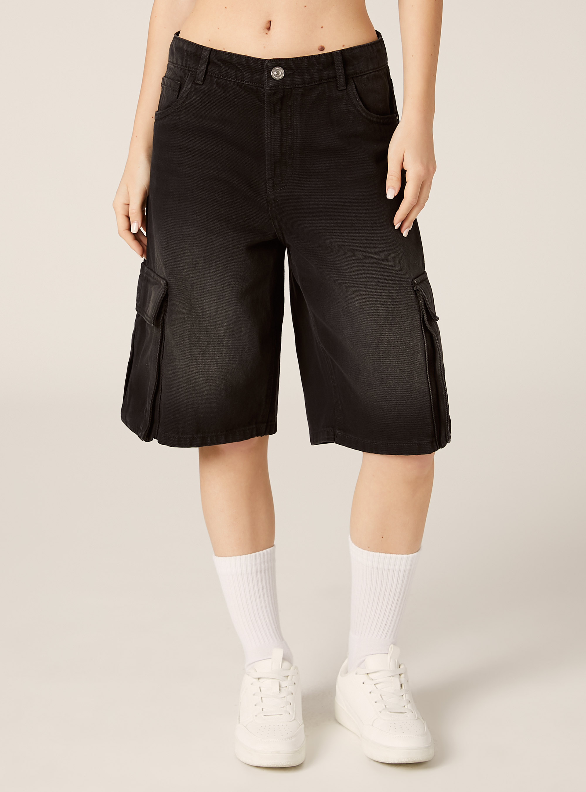 Short cargo en denim, D000 BLACK