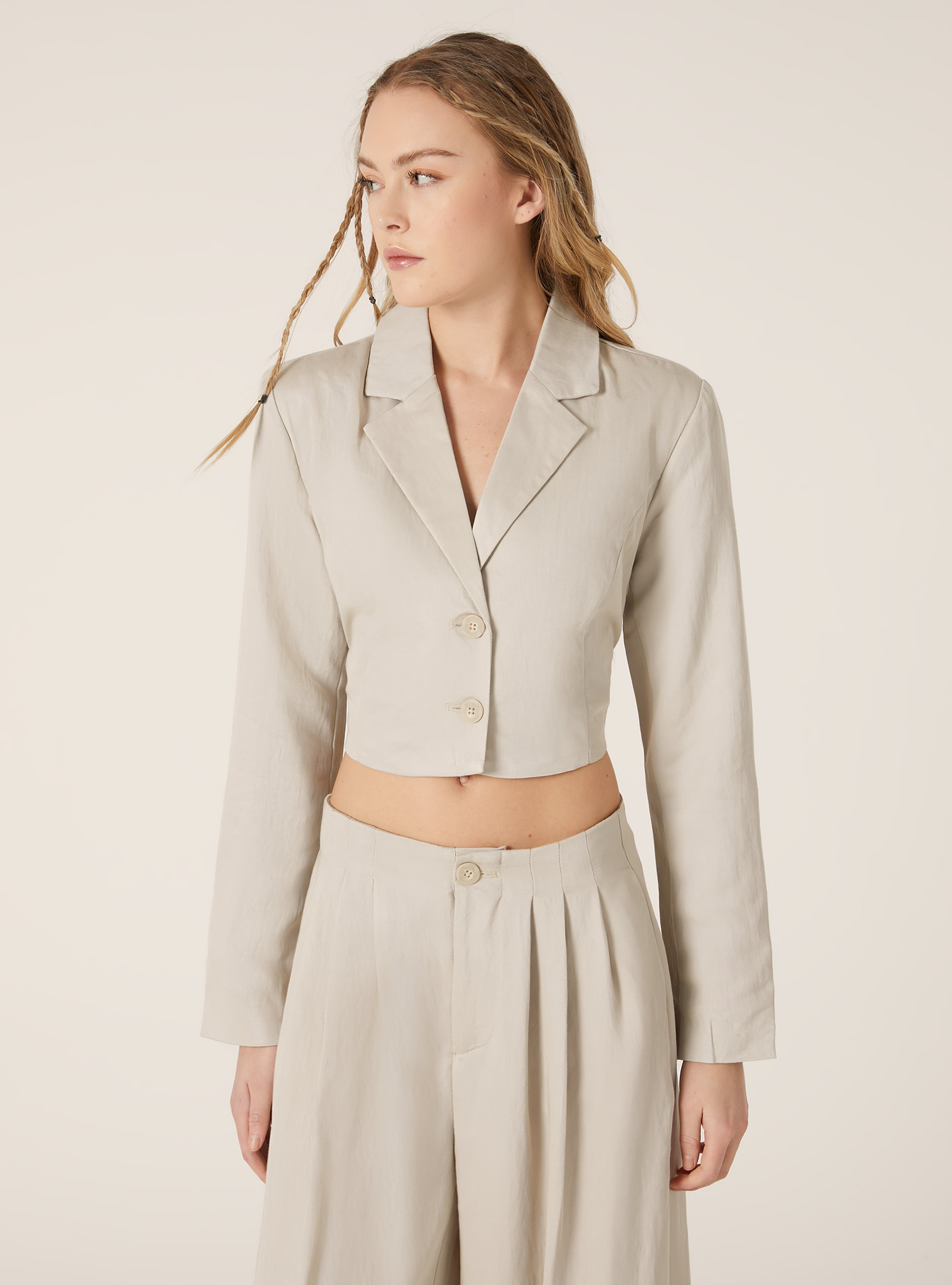 Blazer corto de sarga, BG2 BEIGE MEDIUM