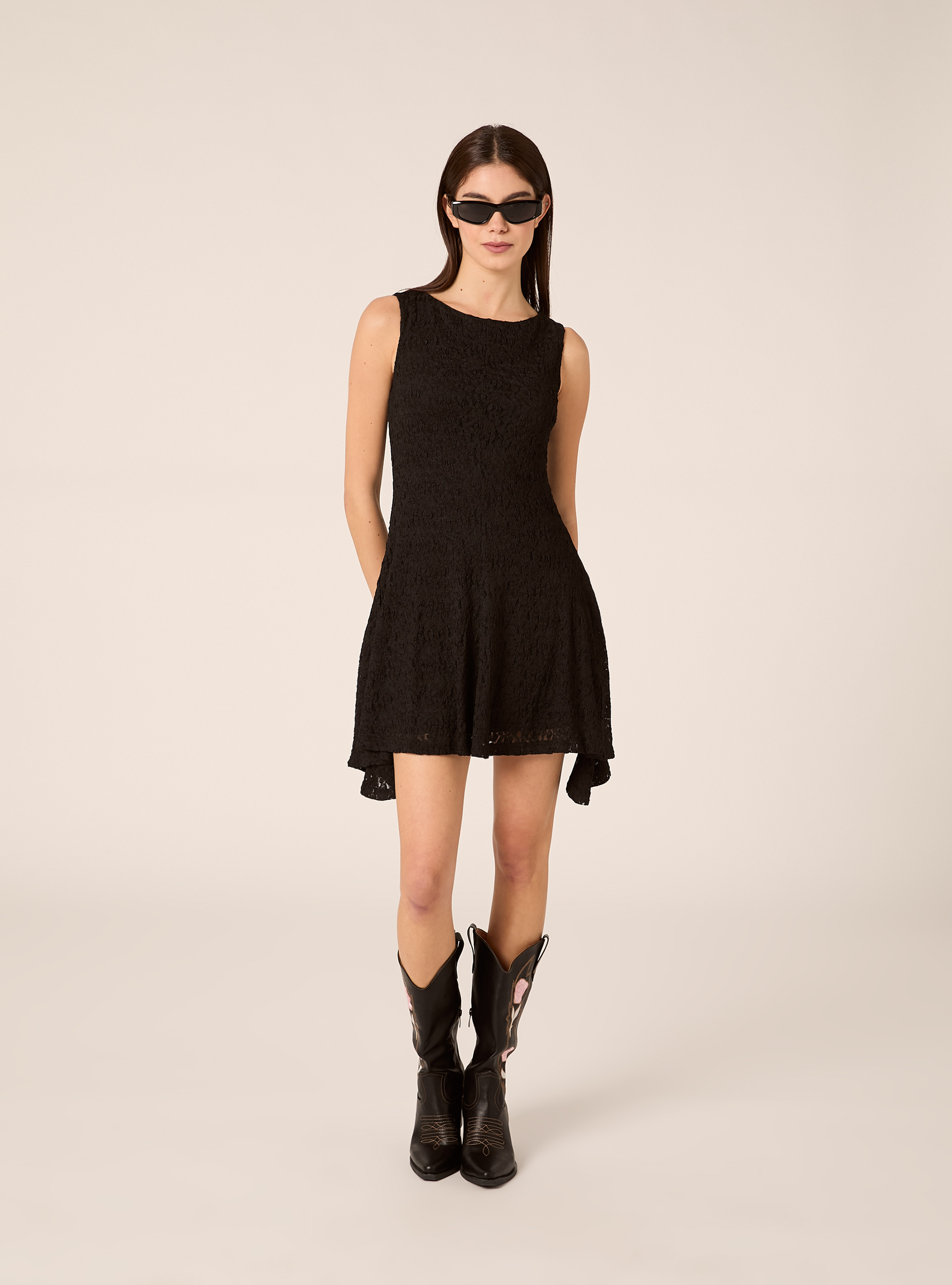 Asymmetrisches Kleid aus Spitze, BK1 BLACK