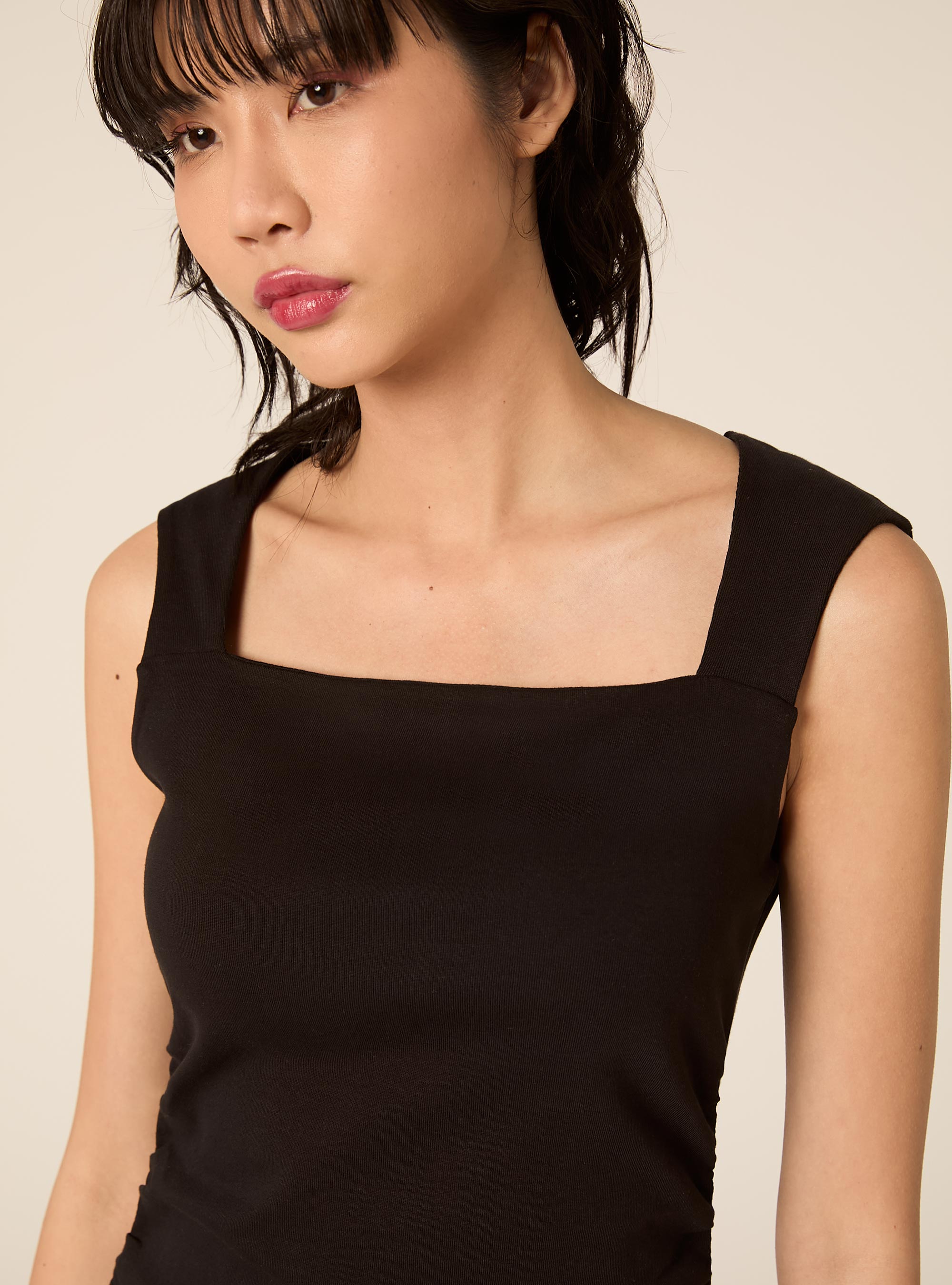 Kleid mit eckigem Ausschnitt, BK1 BLACK