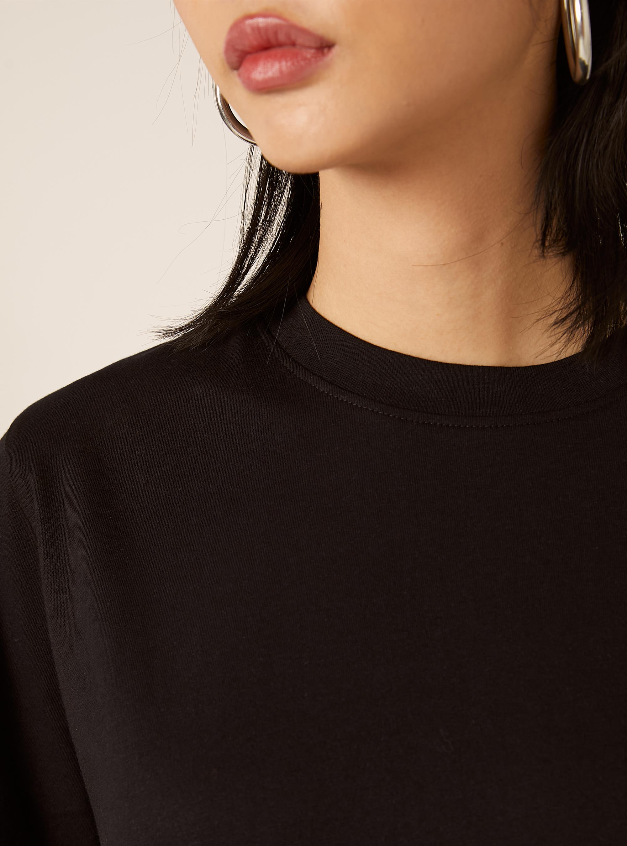 Camiseta de cuello redondo de algod&oacute;n, BK1 BLACK