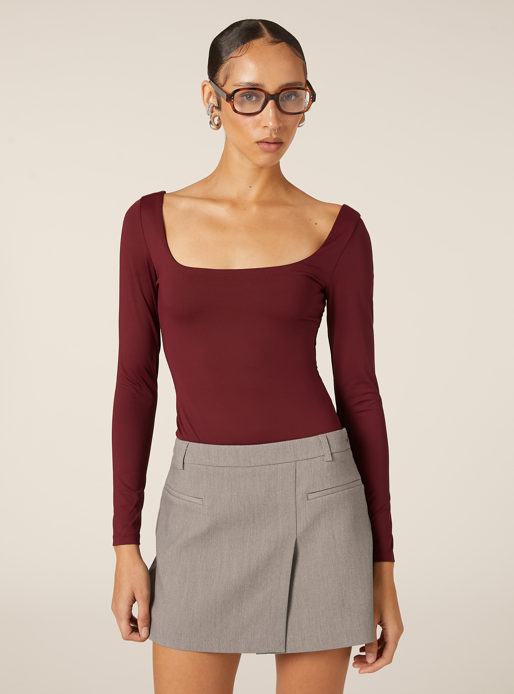 Elastischer Body mit quadratischem Ausschnitt, BO1 BORDEAUX DARK