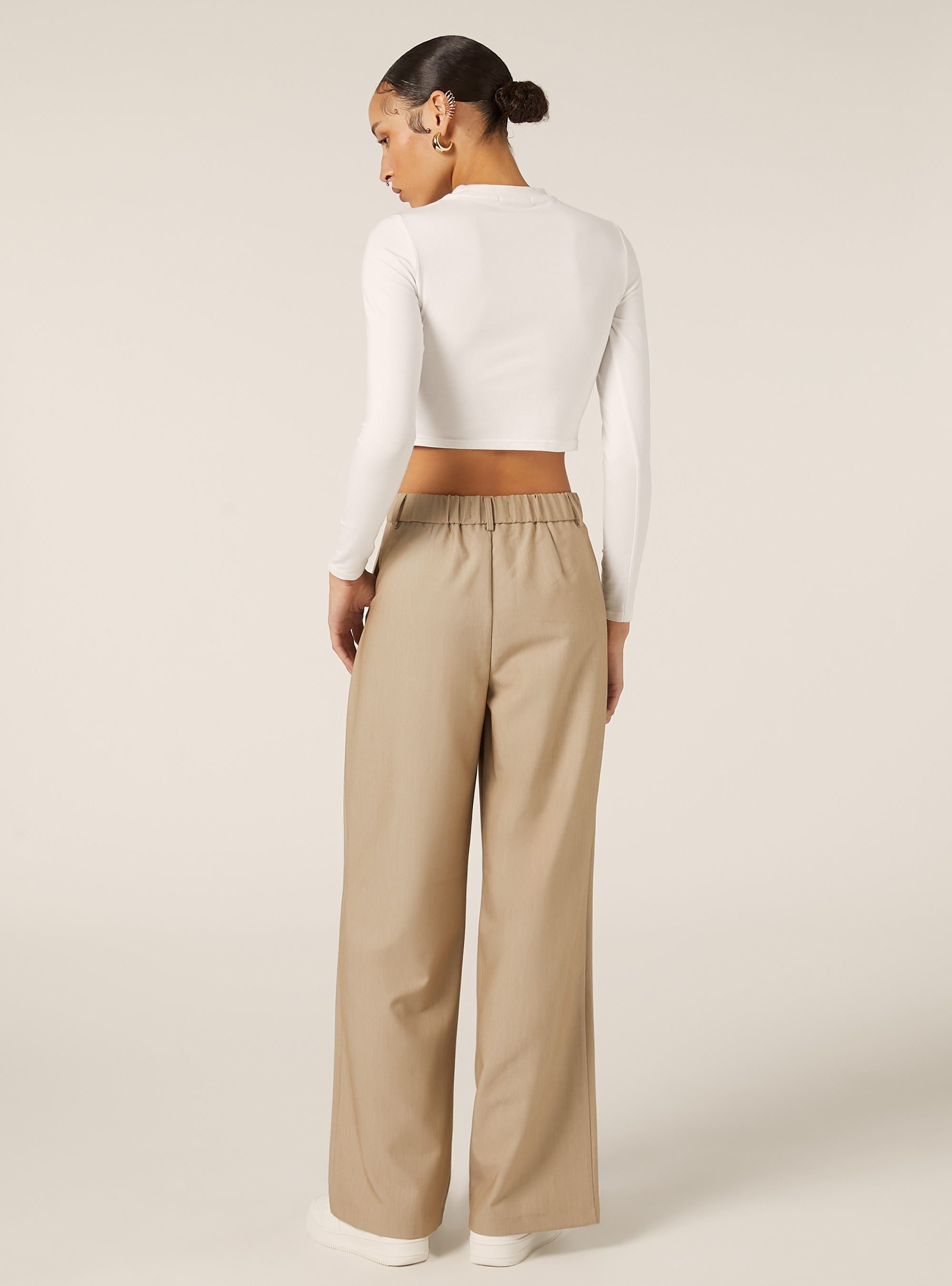 Pantalon ajust&eacute; avec pinces, BG3 BEIGE LIGHT